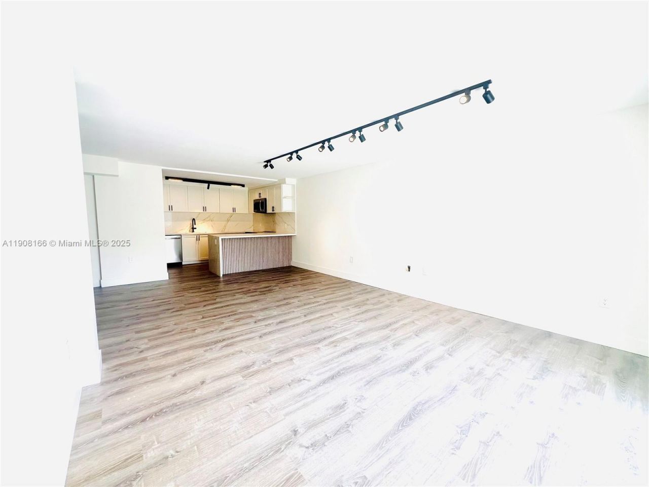 201 Jefferson Ave, Unit 4C, Miami Beach, FL 33139 Photo