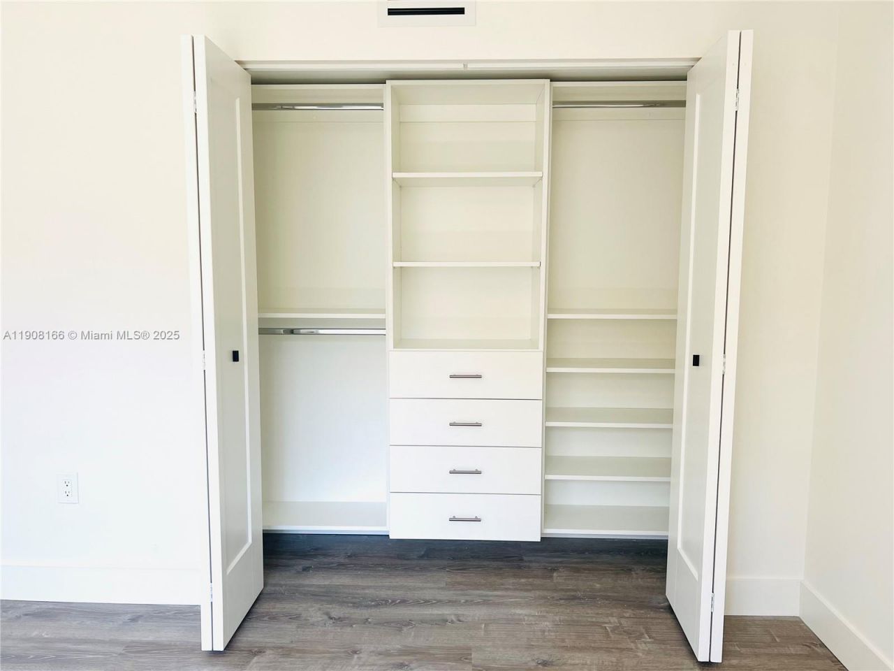 201 Jefferson Ave, Unit 4C, Miami Beach, FL 33139 Photo