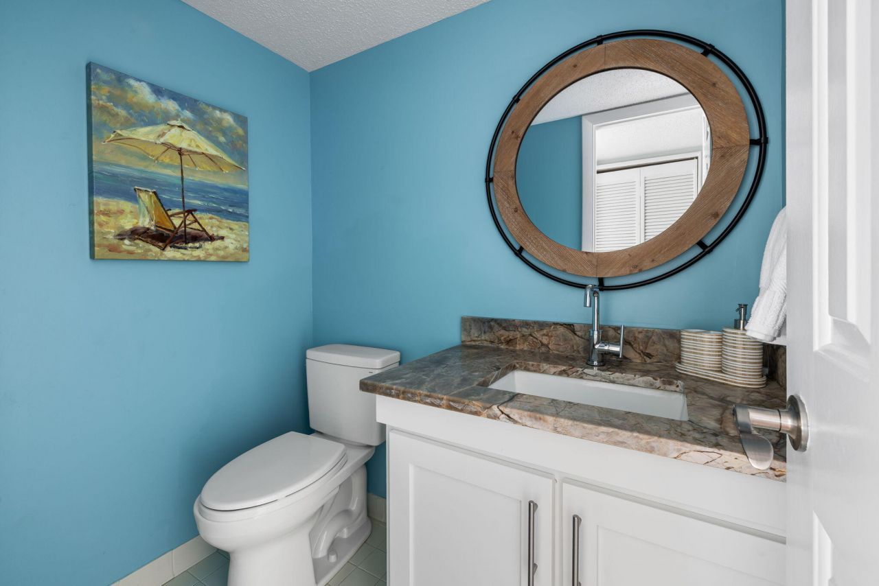 304 Yacht Harbor Court Photo 13