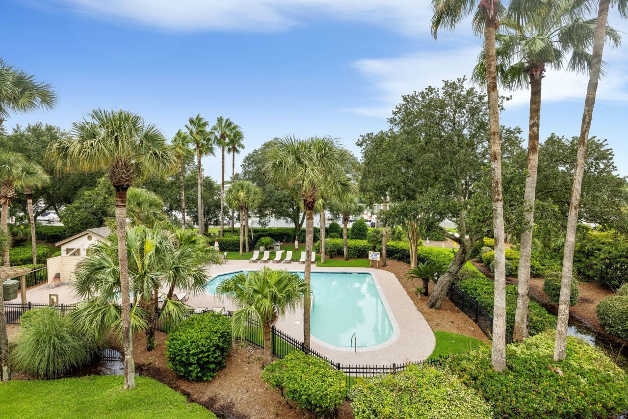 304 Yacht Harbor Court Photo 17