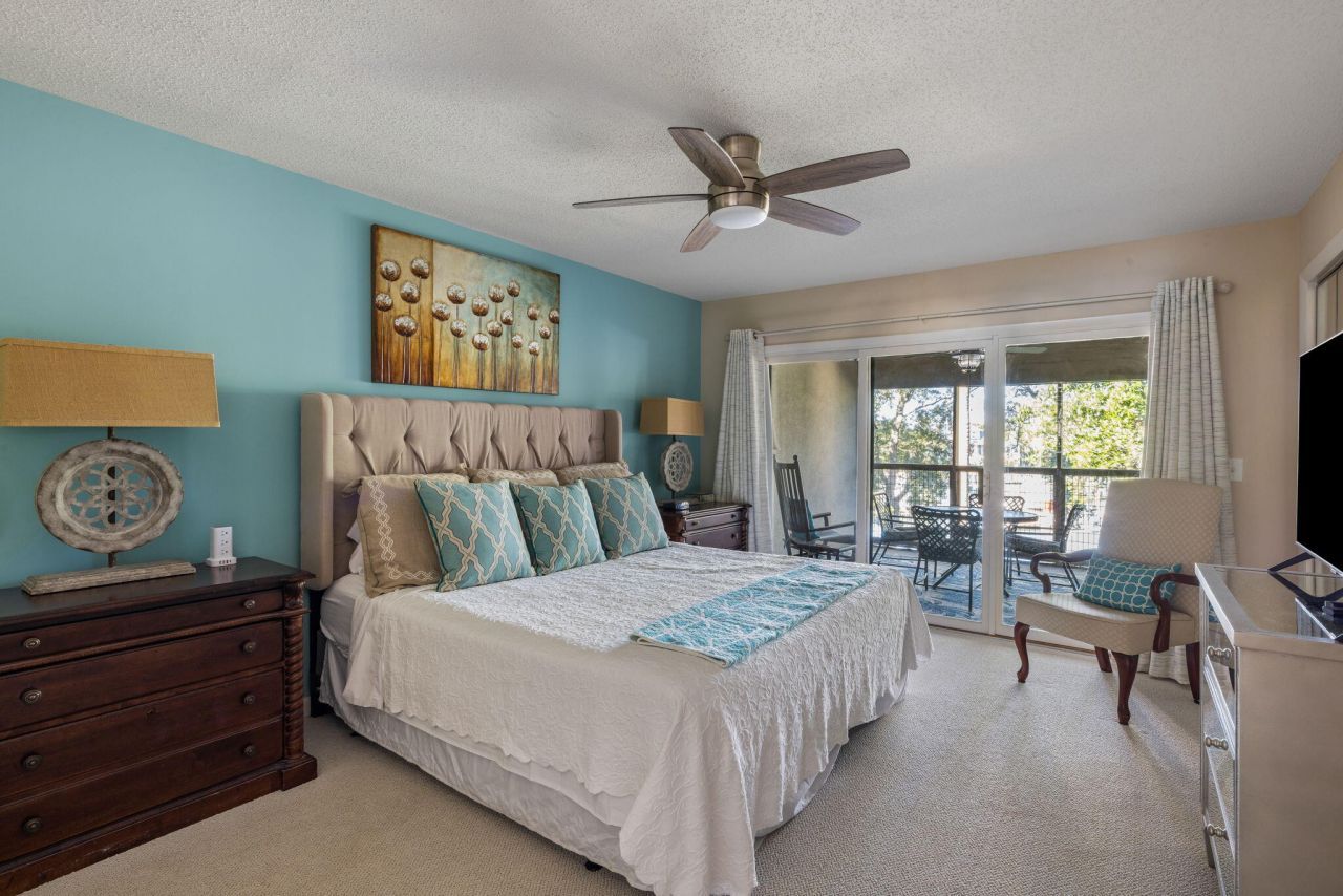 304 Yacht Harbor Court Photo 7