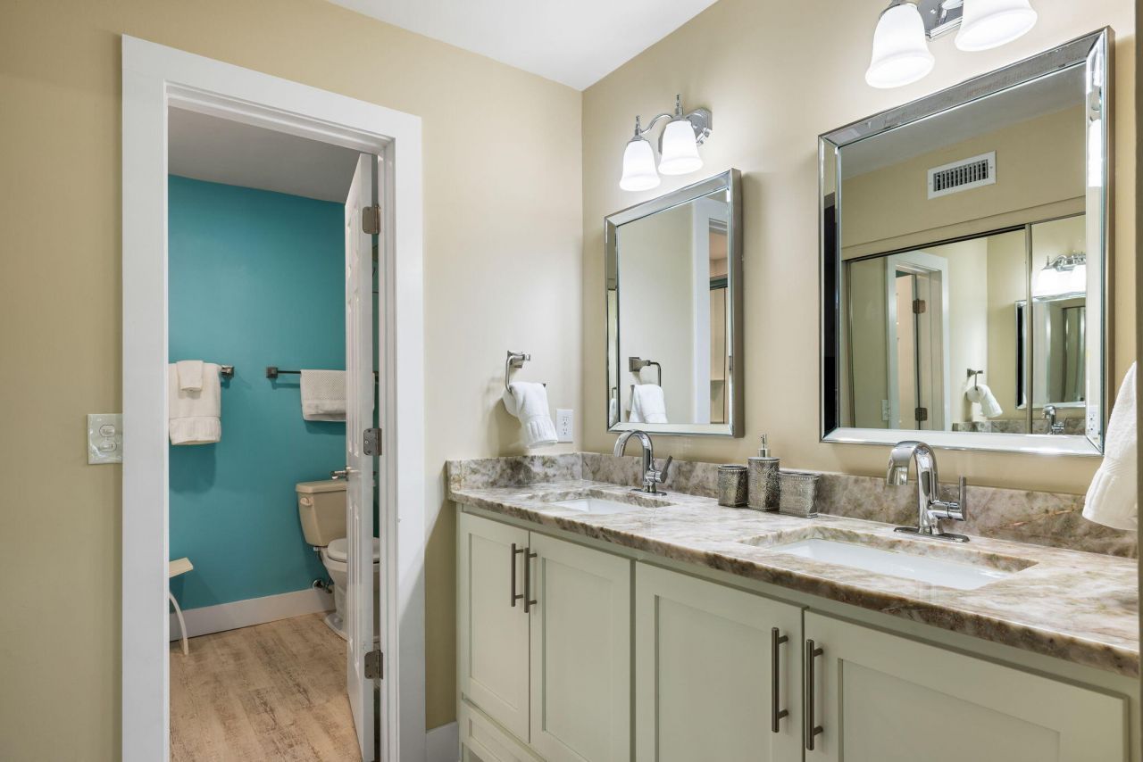 304 Yacht Harbor Court Photo 9