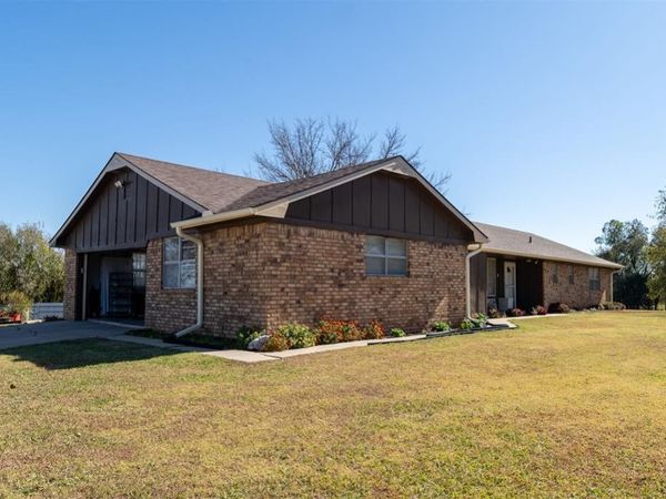 109 Tanglewood Drive, Pauls Valley, OK 73075