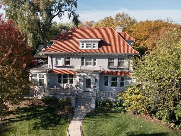 2700 W Lake Of The Isles Parkway, Minneapolis, MN 55416