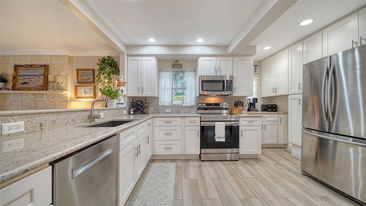 3530 Flores Avenue, Sarasota, FL 34239 Photo