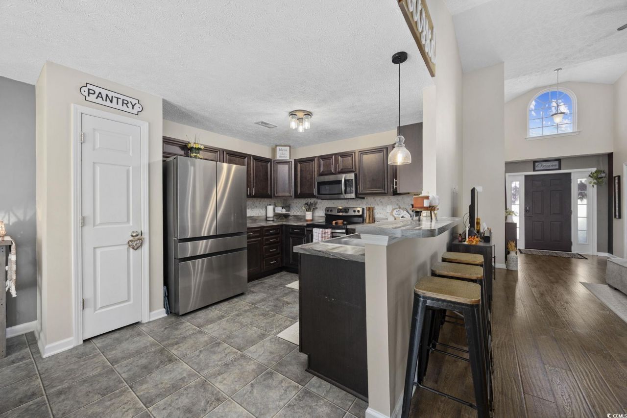 220 Hickory Springs Ct. Photo 10