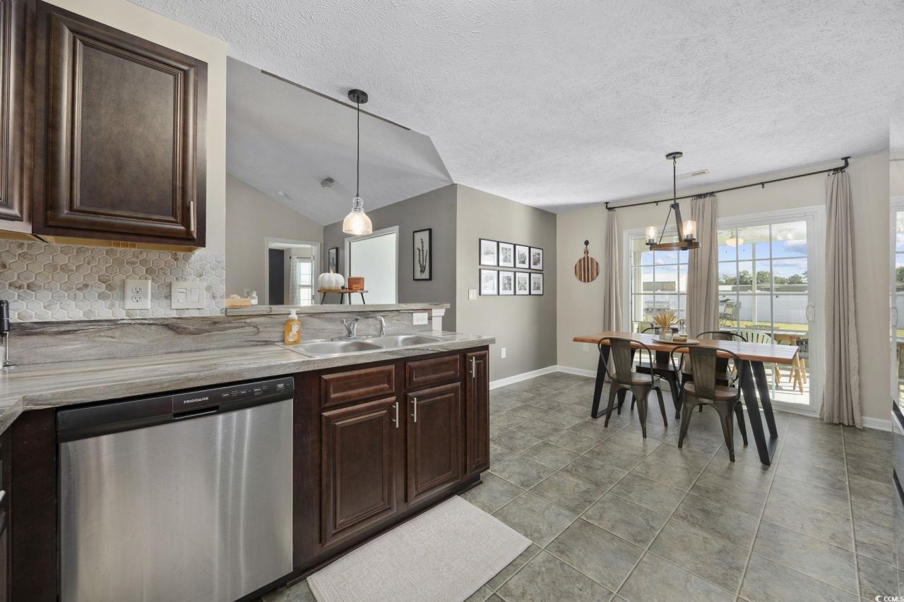 220 Hickory Springs Ct. Photo 12