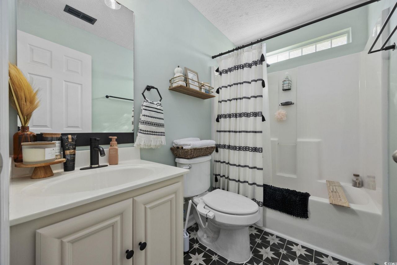 220 Hickory Springs Ct. Photo 17