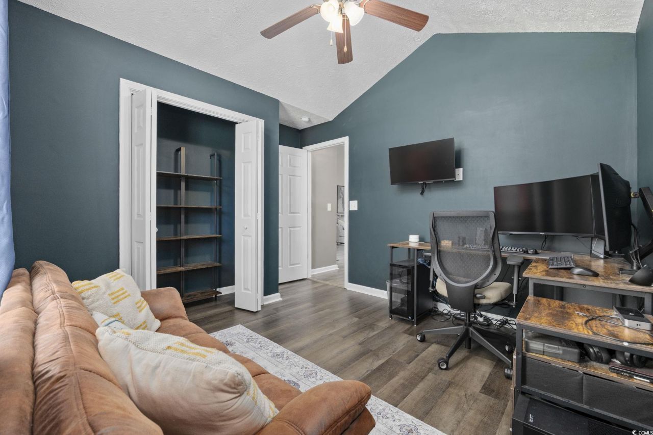 220 Hickory Springs Ct. Photo 19