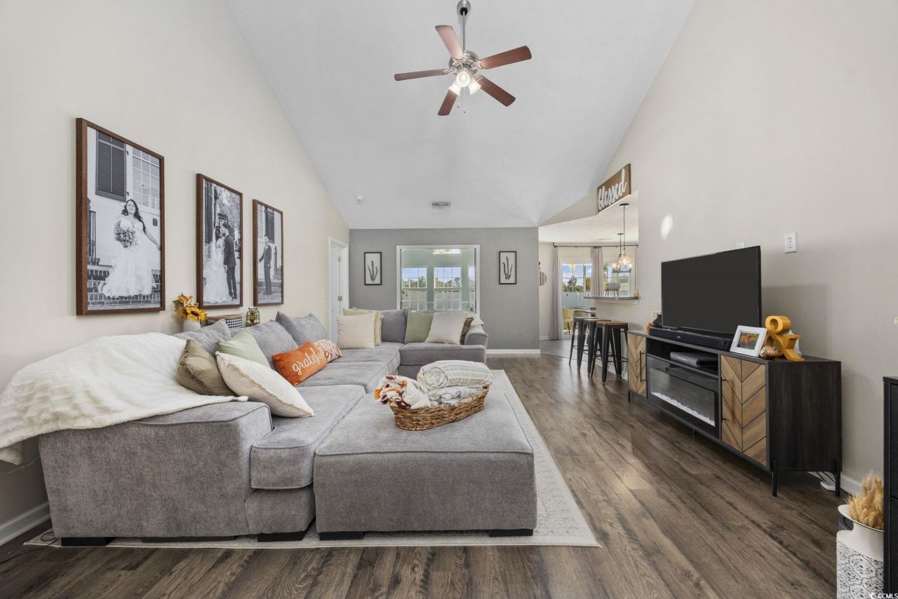 220 Hickory Springs Ct. Photo 5