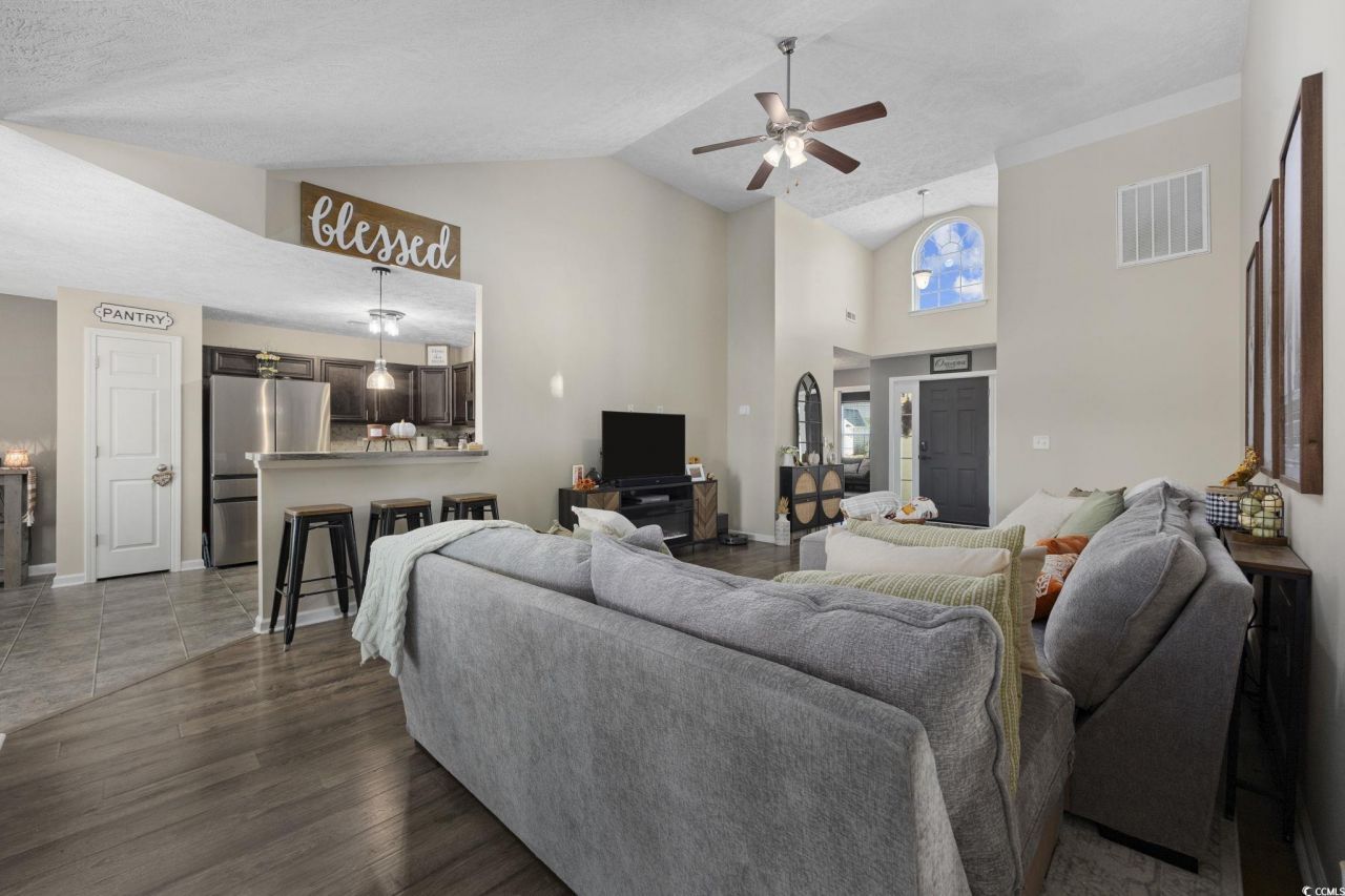 220 Hickory Springs Ct. Photo 7