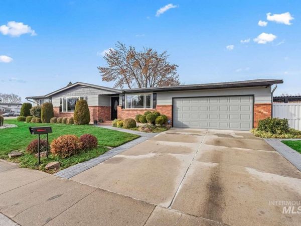 8720 W Cornwall Dr, Boise, ID 83704