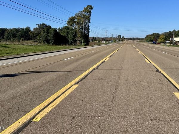 000 HWY 412 , Lexington, TN 38351