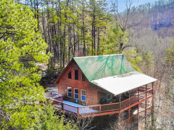 2810 Teaberry Hill Way, Sevierville, TN 37862