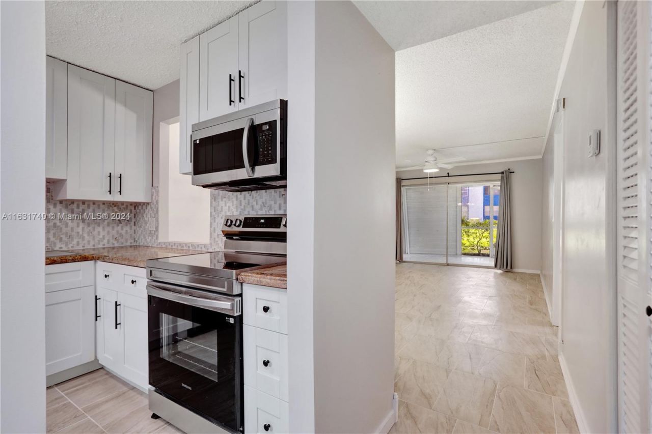 3160 Holiday Springs Boulevard, Unit 7-104, Margate, FL 33063 Photo
