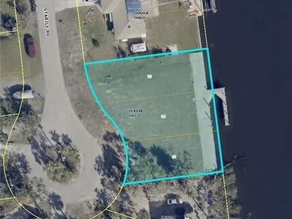 3210 Stabile RD, ST. JAMES CITY, FL 33956