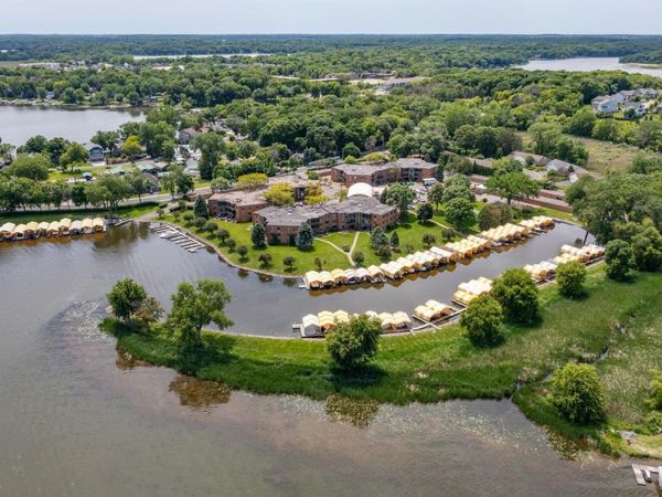 5440 Three Points Boulevard, Unit 525, Mound, MN 55364