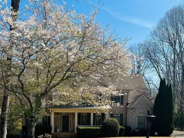 3775 NE Rolling Creek Drive NE, Buford, GA 30519