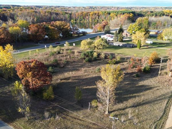 E Howard City Edmore Road, Vestaburg, MI 48891