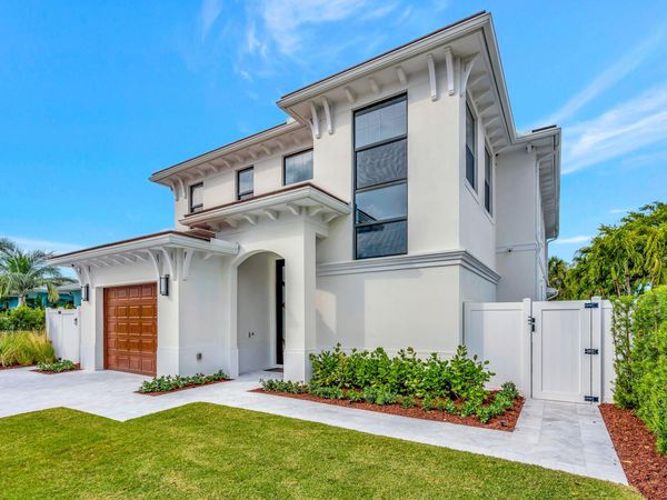 245 Alhambra Place, West Palm Beach, FL 33405