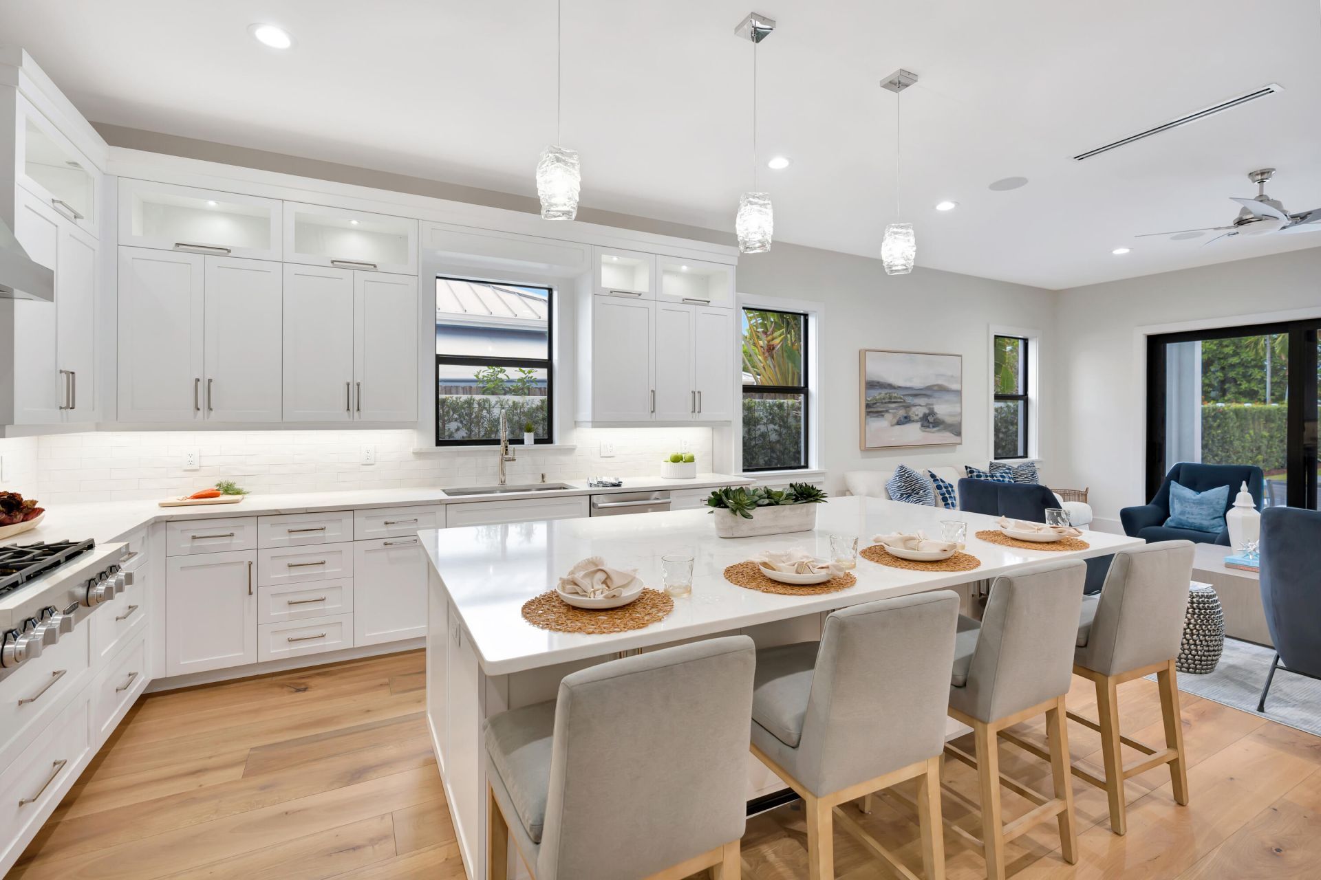 245 Alhambra Place, West Palm Beach, FL 33405 Photo