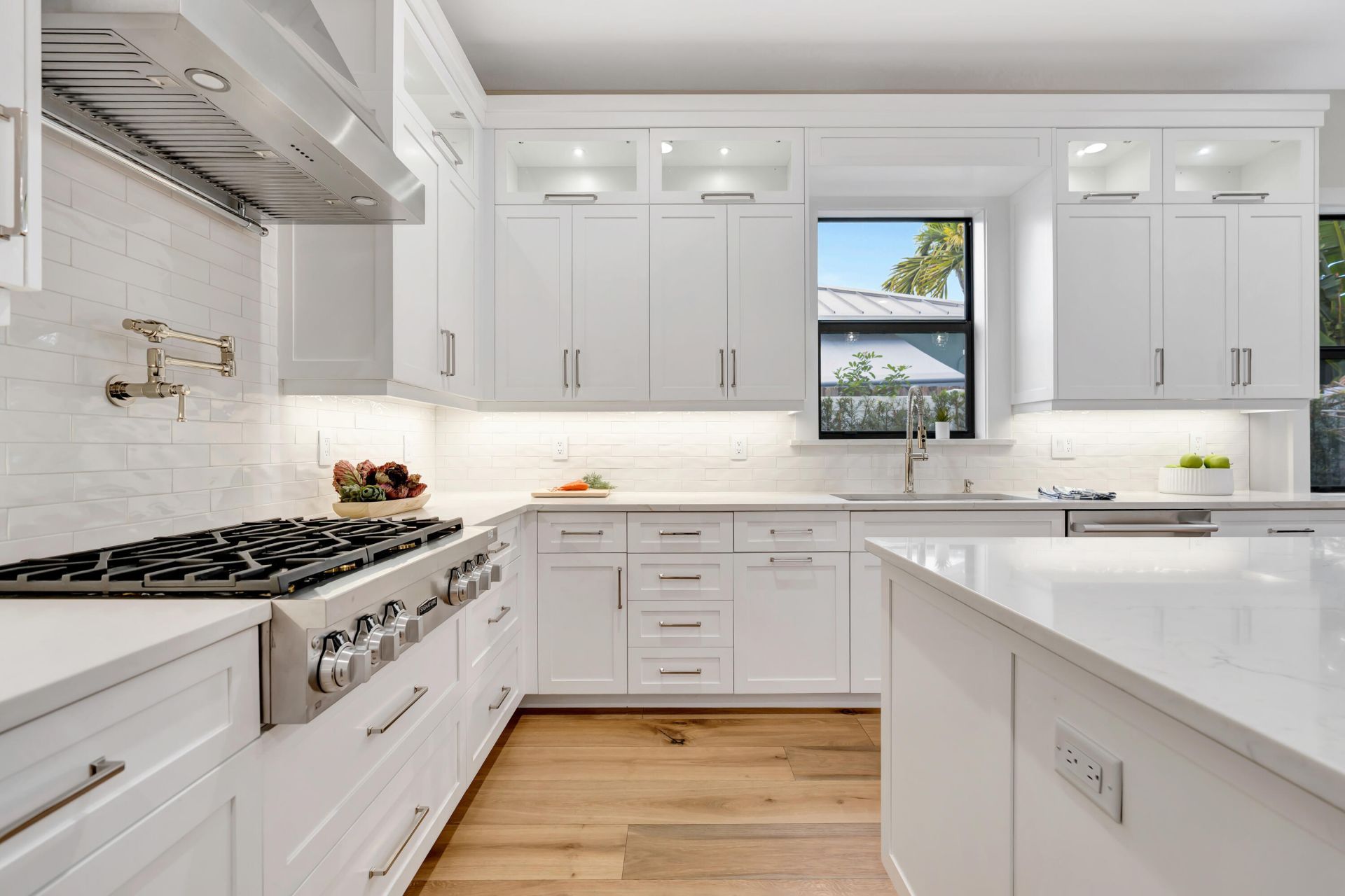 245 Alhambra Place, West Palm Beach, FL 33405 Photo