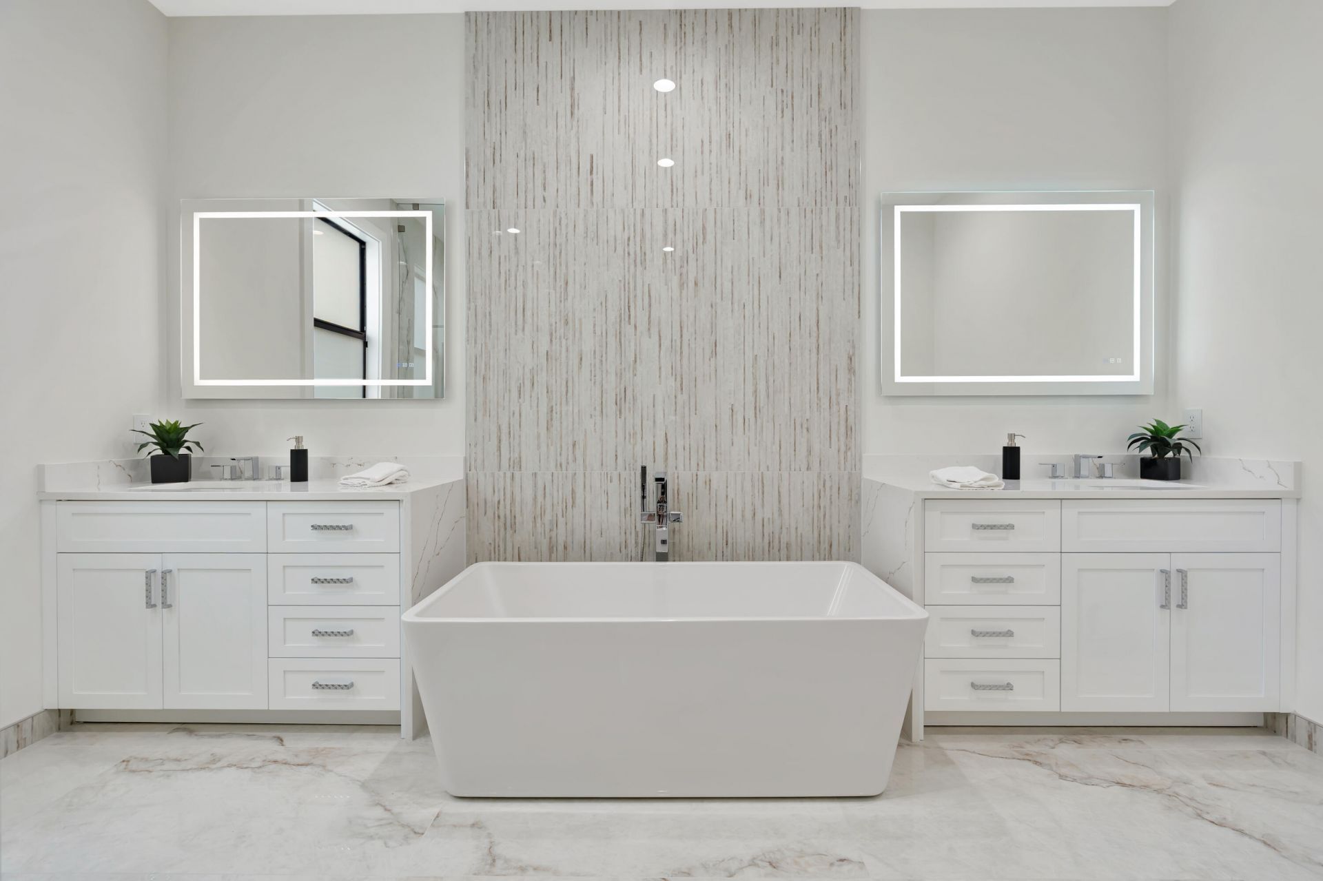 245 Alhambra Place, West Palm Beach, FL 33405 Photo