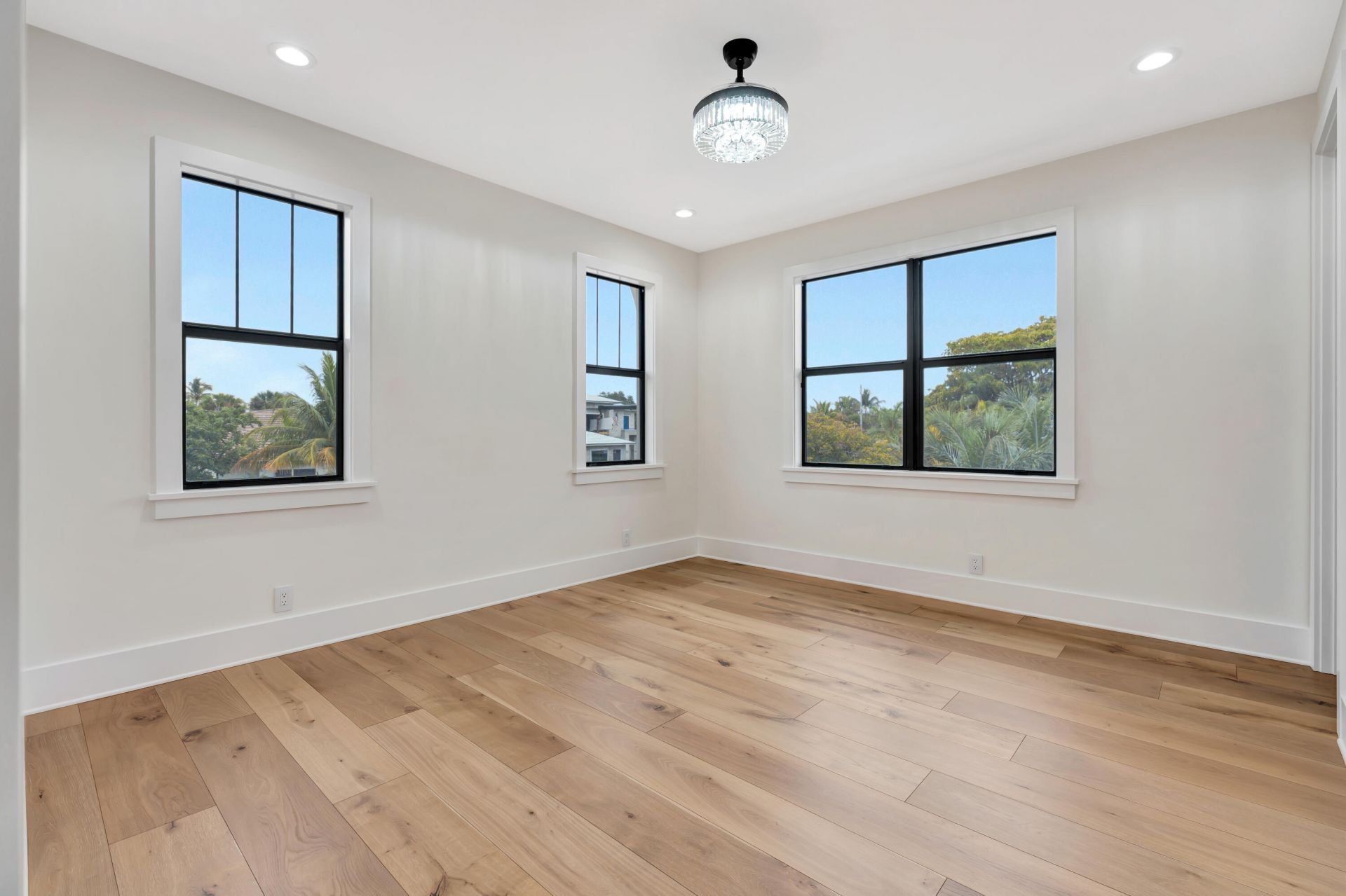 245 Alhambra Place, West Palm Beach, FL 33405 Photo