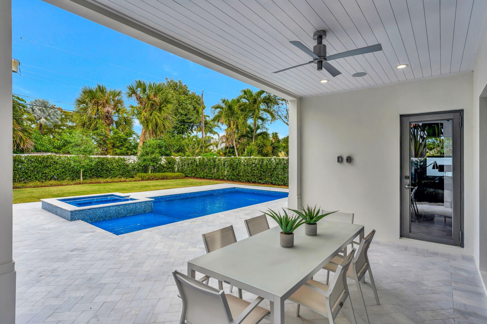 245 Alhambra Place, West Palm Beach, FL 33405 Photo