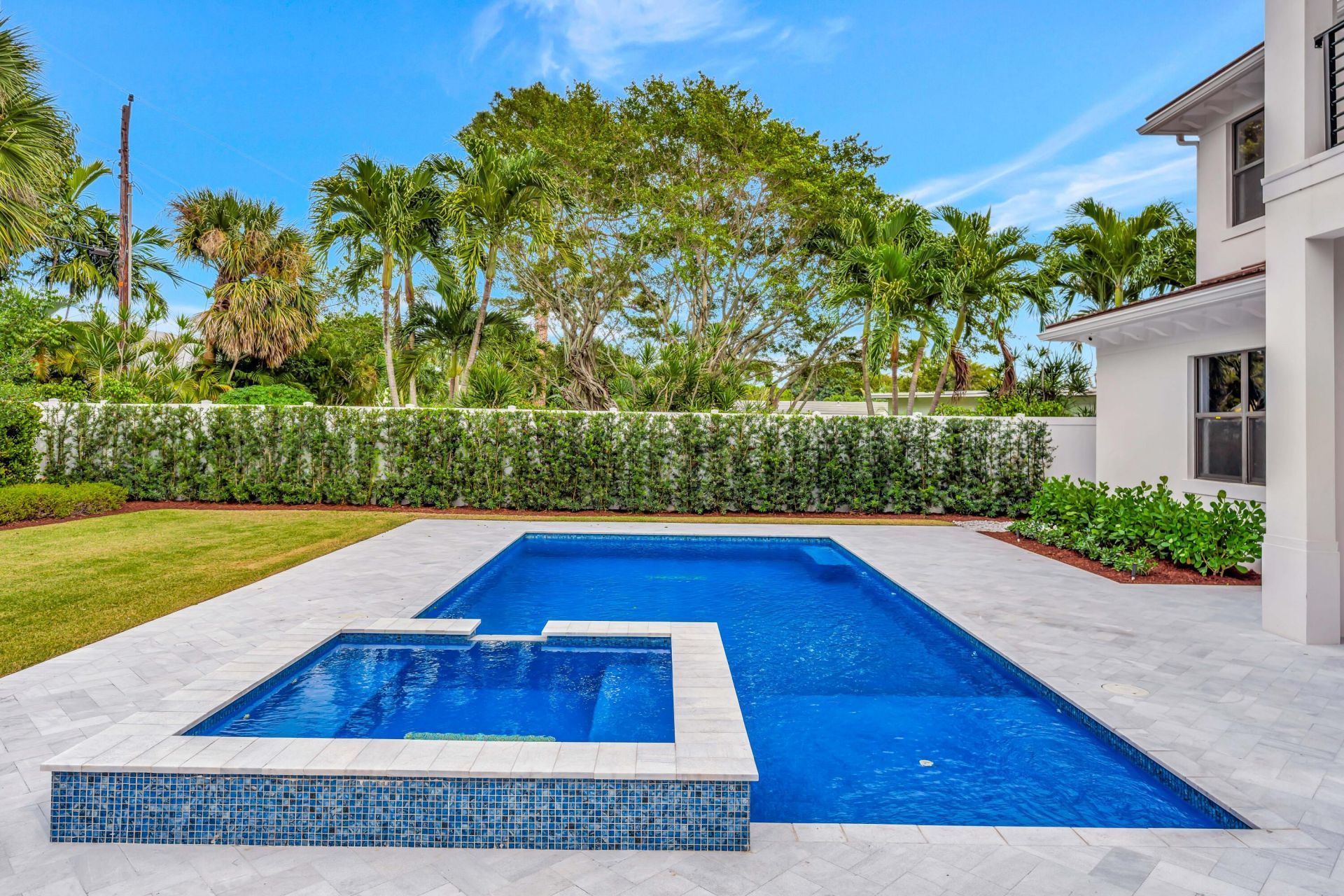 245 Alhambra Place, West Palm Beach, FL 33405 Photo