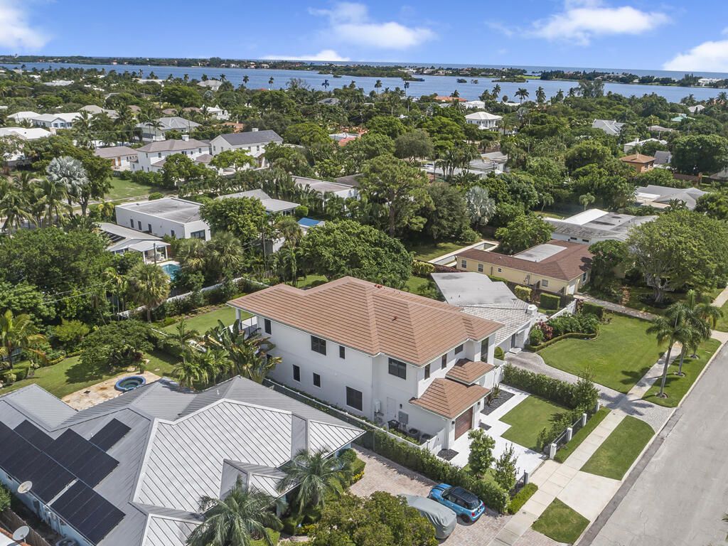 245 Alhambra Place, West Palm Beach, FL 33405 Photo