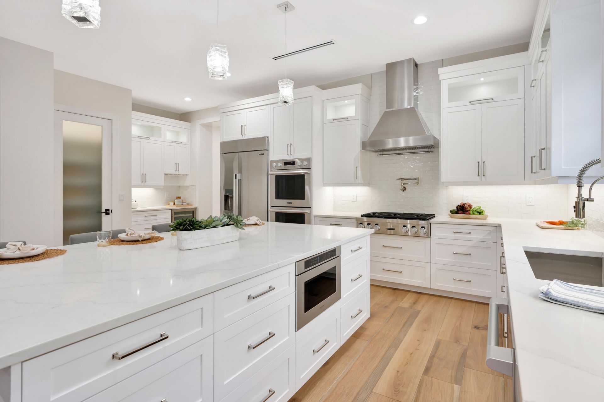 245 Alhambra Place, West Palm Beach, FL 33405 Photo