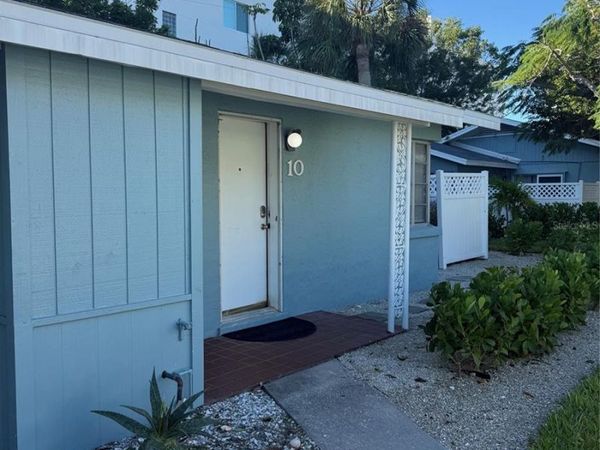 170 ROOSEVELT DRIVE, Unit 6, SARASOTA, FL 34236
