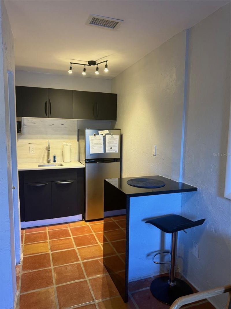 170 Roosevelt Drive, Unit 10, Sarasota, FL 34236 Photo