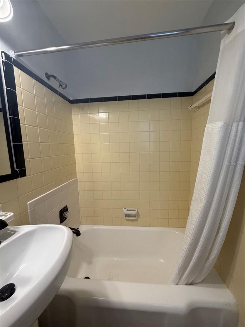 170 Roosevelt Drive, Unit 10, Sarasota, FL 34236 Photo