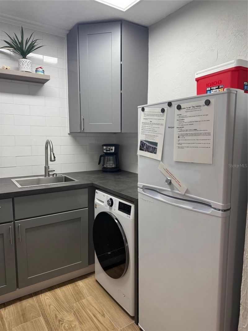 170 Roosevelt Drive, Unit 6, Sarasota, FL 34236 Photo