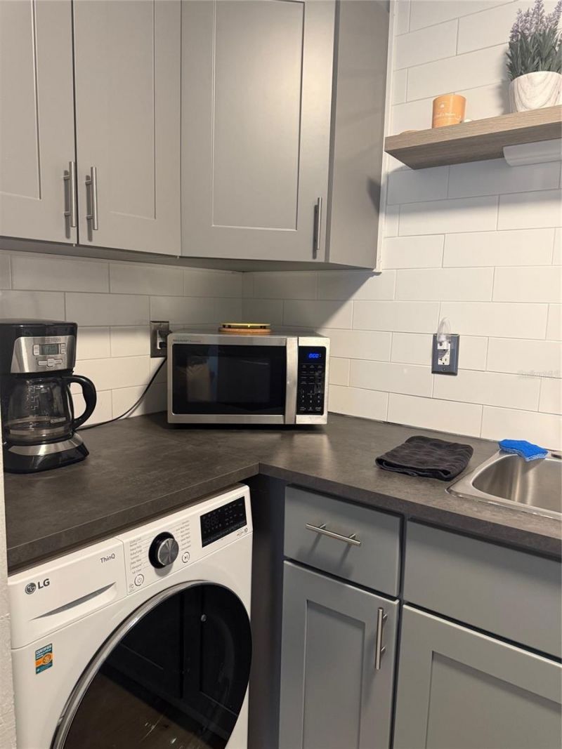 170 Roosevelt Drive, Unit 10, Sarasota, FL 34236 Photo