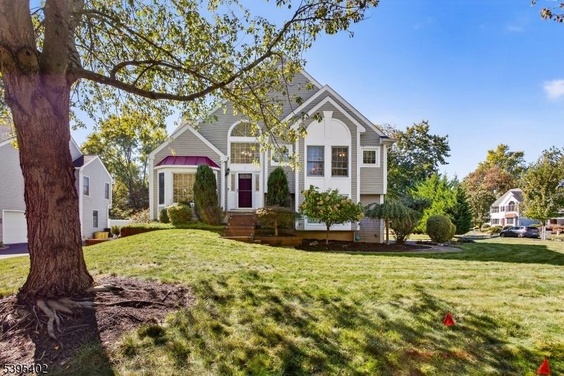 17 Elm St, Hopewell, NJ 08525 Main Photo