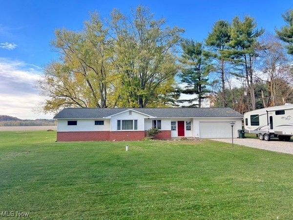 6852 Riverside Road SE, Uhrichsville, OH 44683