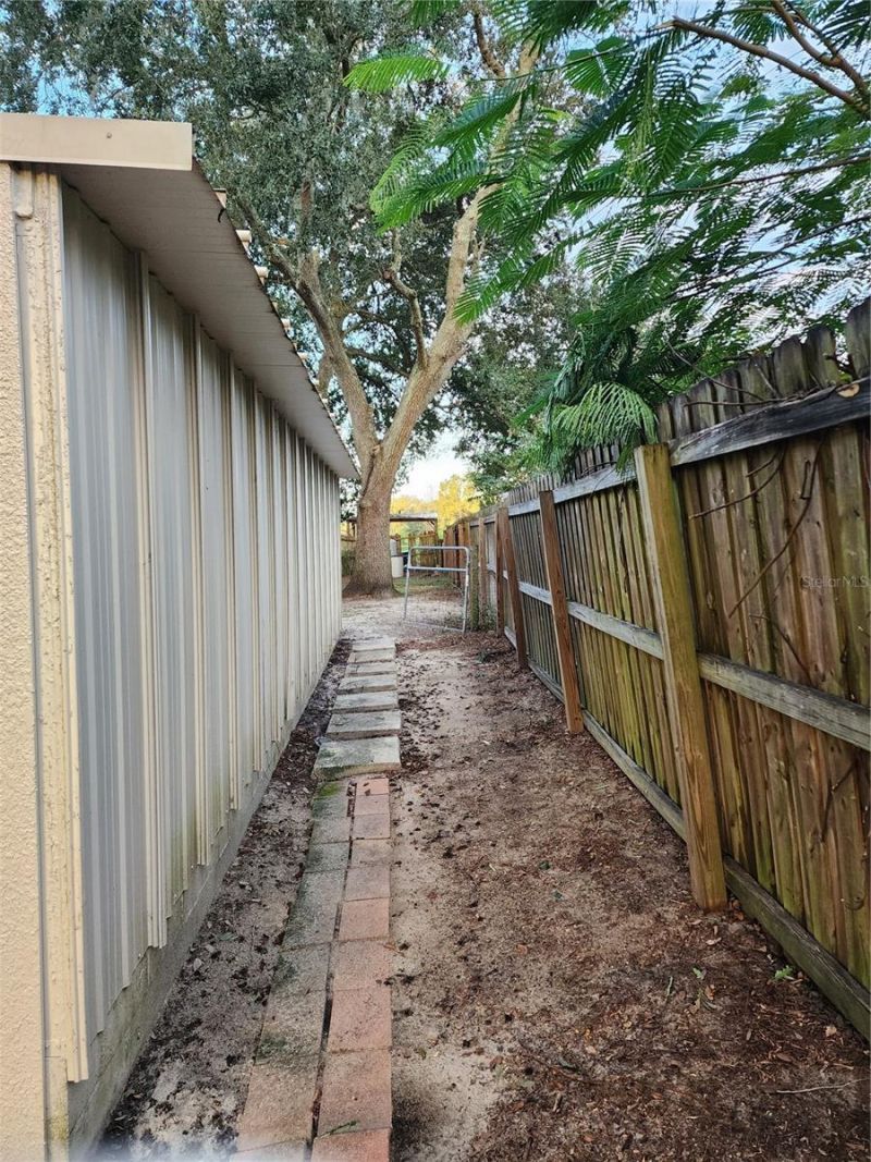 24247 Wolf Branch Road, Sorrento, FL 32776 Photo