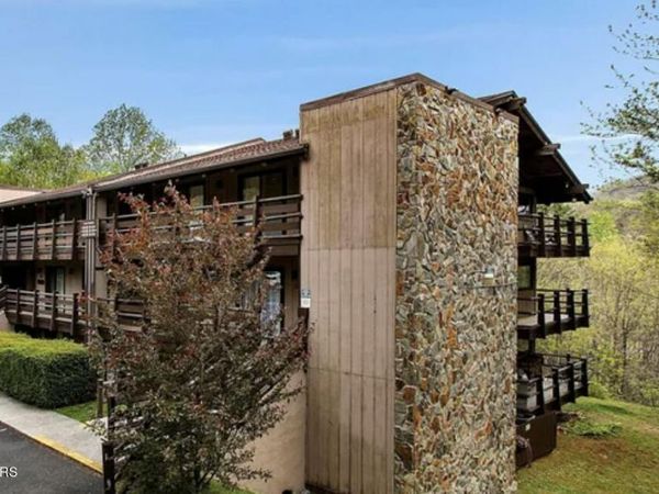 1081 Cove Rd, Sevierville, TN 37876