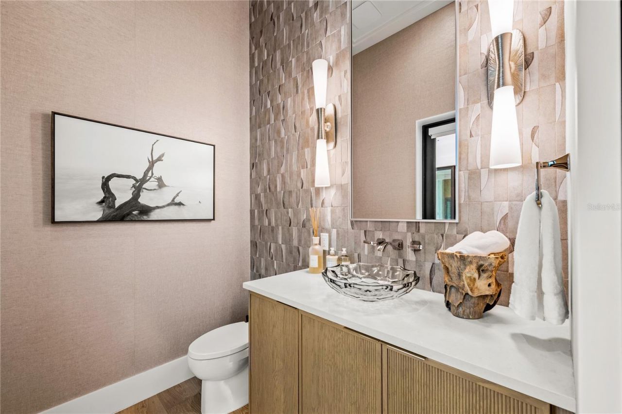 5362 Shadow Lawn Drive, Sarasota, FL 34242 Photo