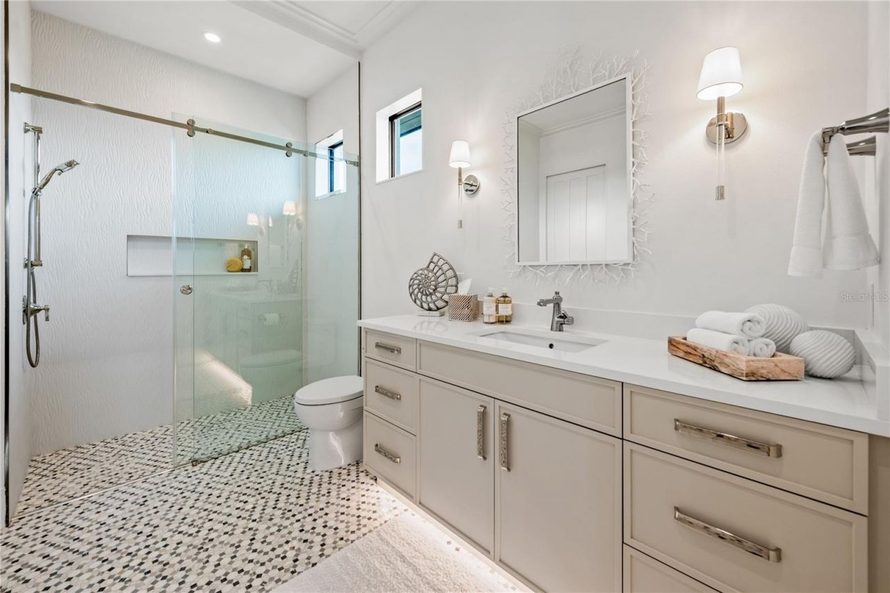 5362 Shadow Lawn Drive, Sarasota, FL 34242 Photo