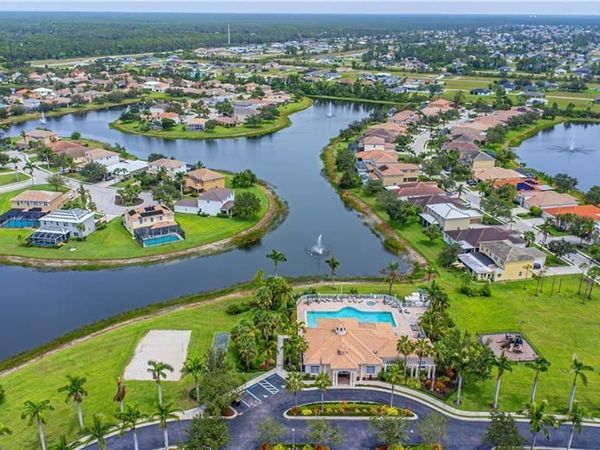 2533 Deerfield Lake CT, CAPE CORAL, FL 33909