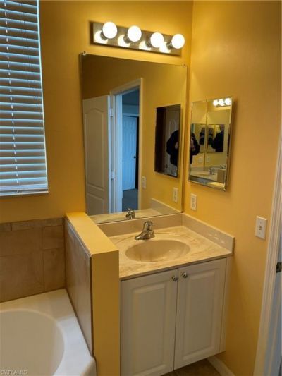 2533 Deerfield Lake Ct, Cape Coral, FL 33909 Photo