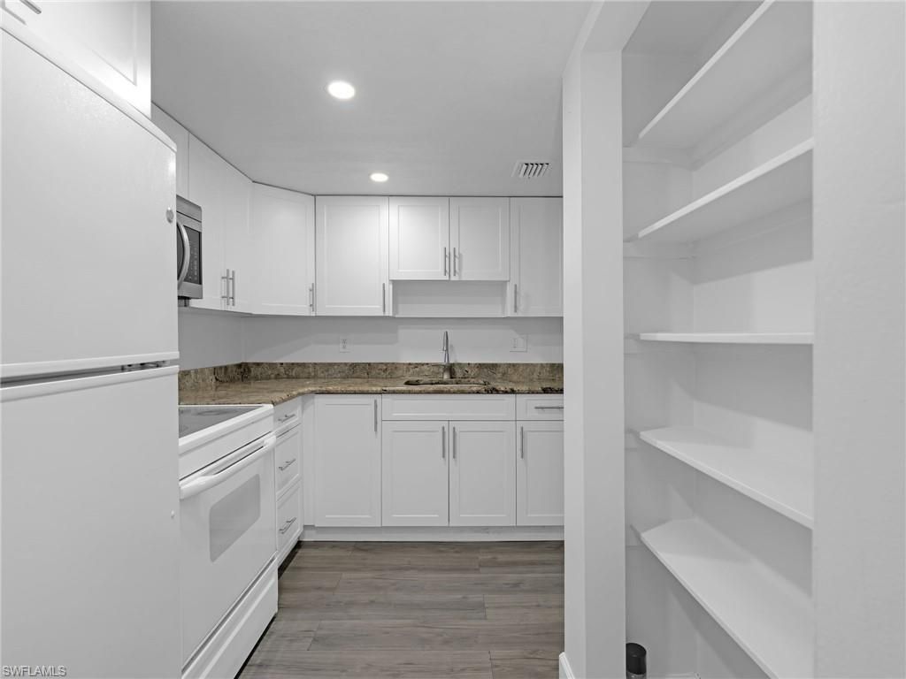 3704 Broadway, Unit 208, Fort Myers, FL 33901 Photo