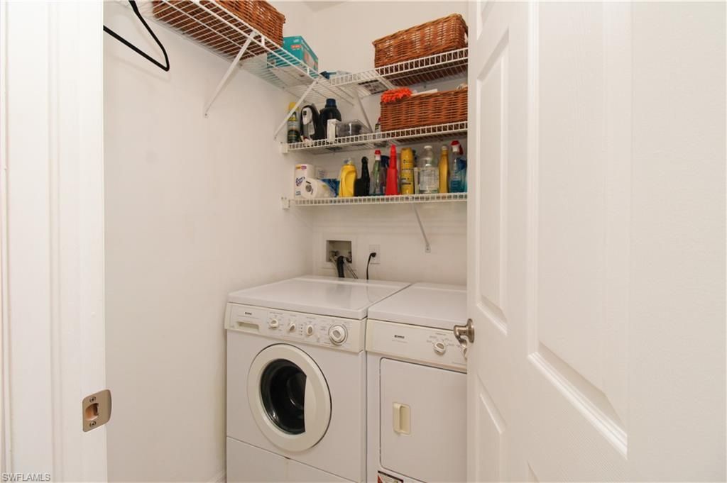 172 Vintage Cir, Unit 202, Naples, FL 34119 Photo