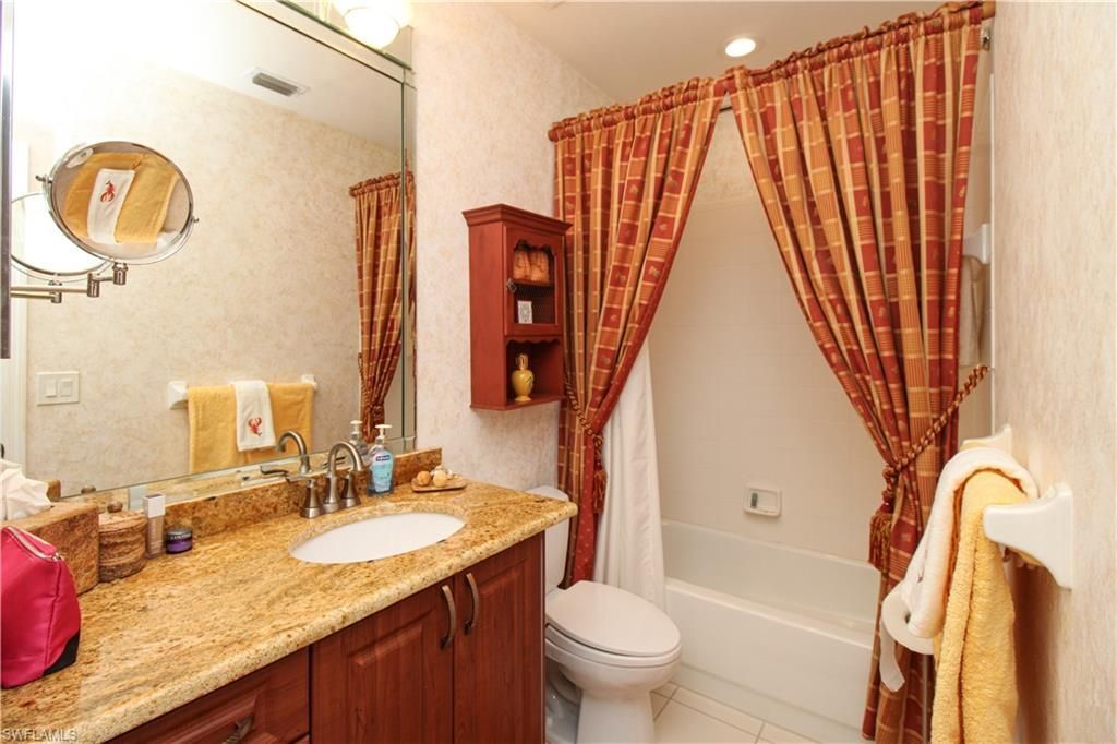 172 Vintage Cir, Unit 202, Naples, FL 34119 Photo