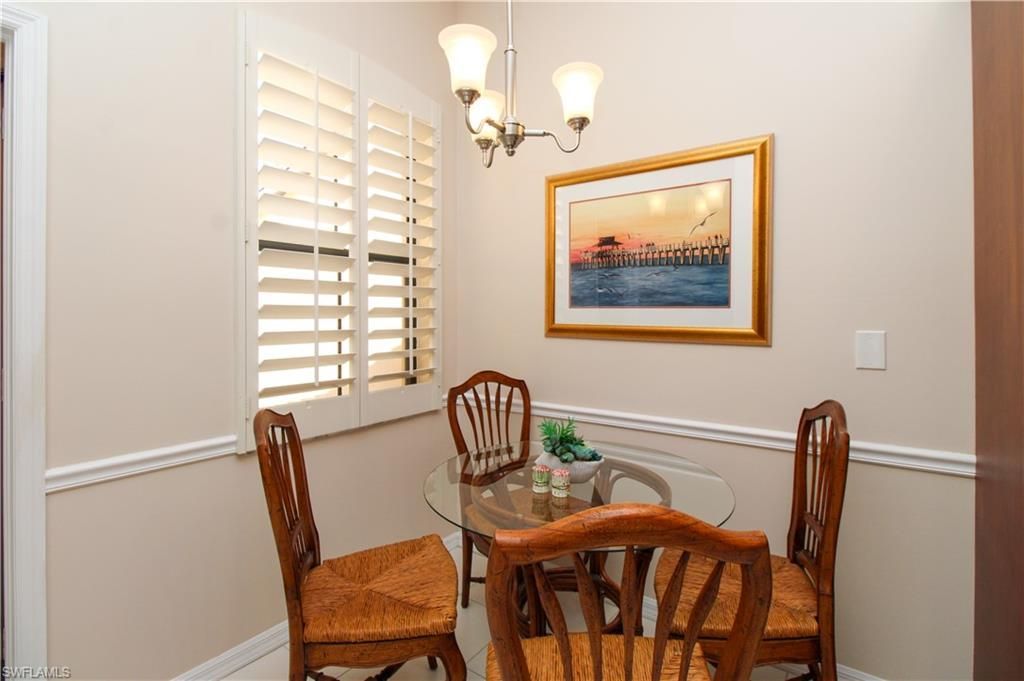 172 Vintage Cir, Unit 202, Naples, FL 34119 Photo
