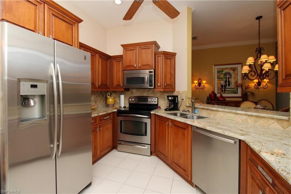 172 Vintage Cir, Unit 202, Naples, FL 34119 Photo